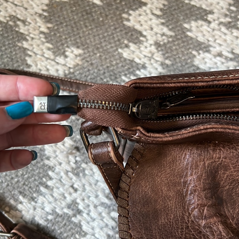 Trinity Ranch Crossbody - Picture 4 of 4